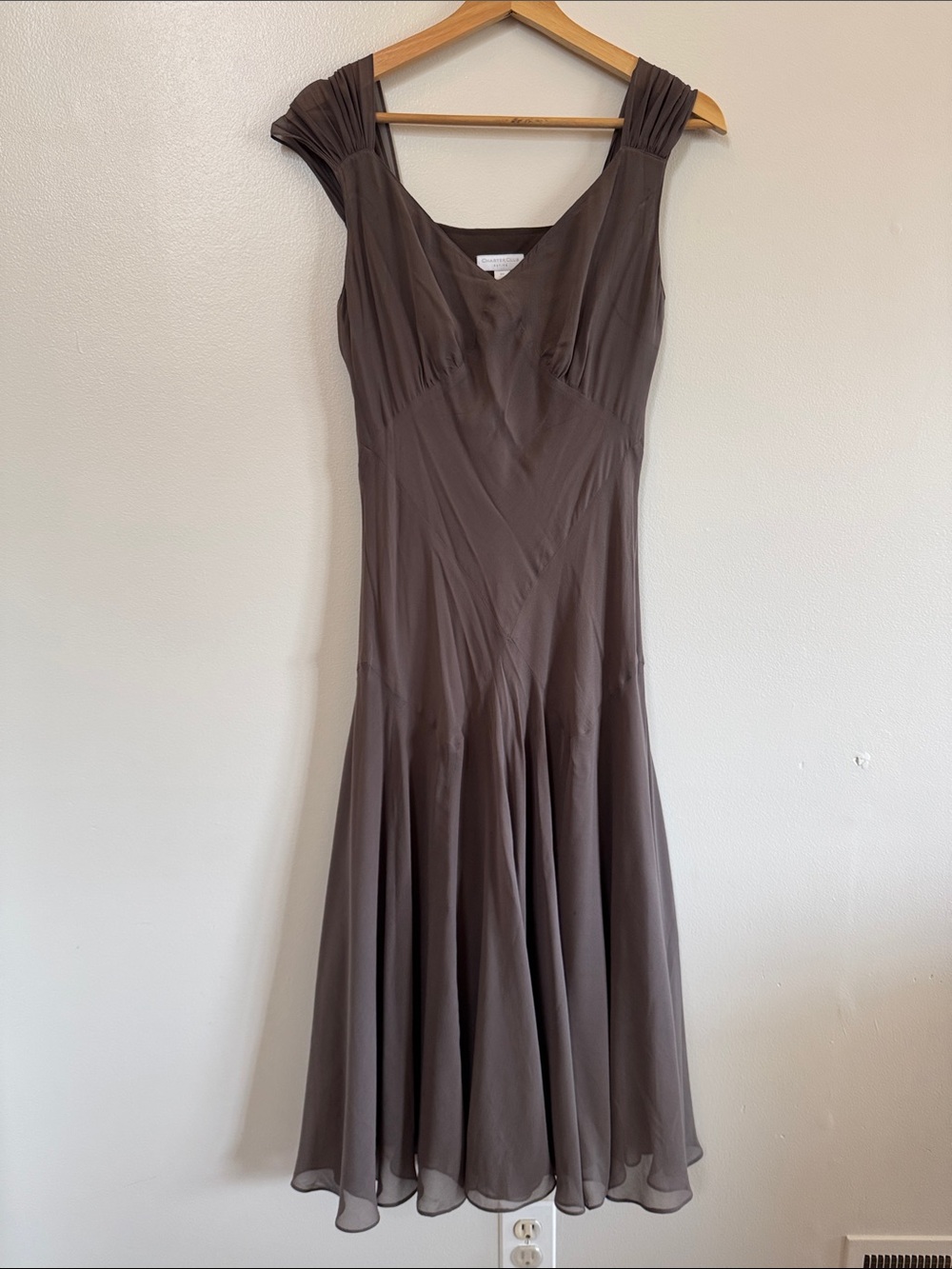 Taupe 100% Silk Women's Sleeveless V-Neck Dress